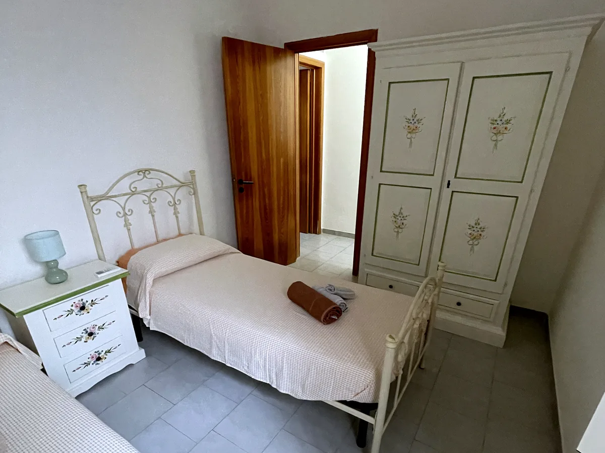 La camera con due letti singoli